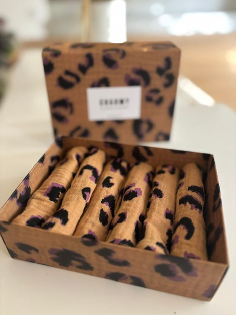 Set of 6 “Petite” violet leopard pattern napkins