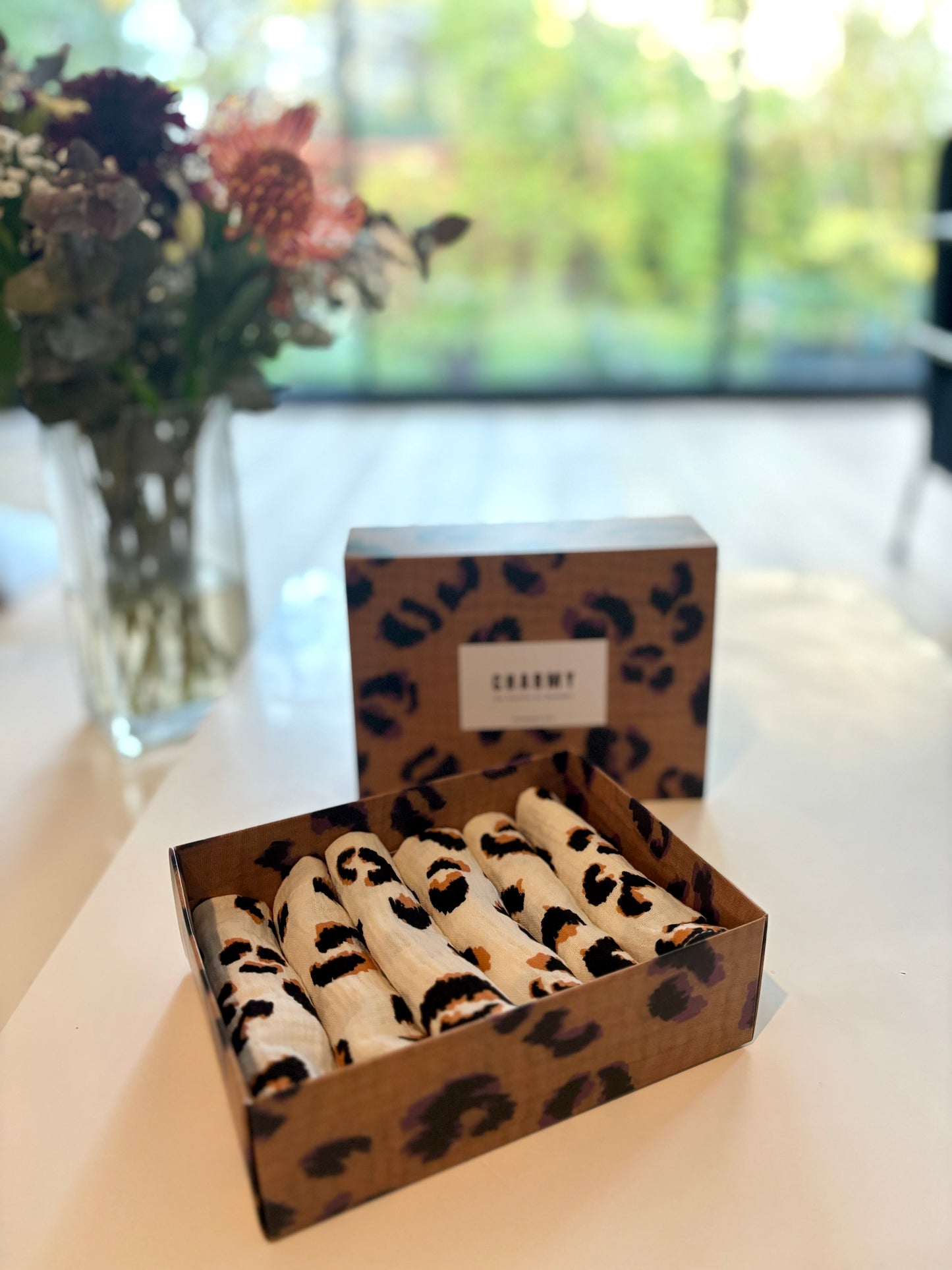 Set of 6 Beige leopard motif napkins