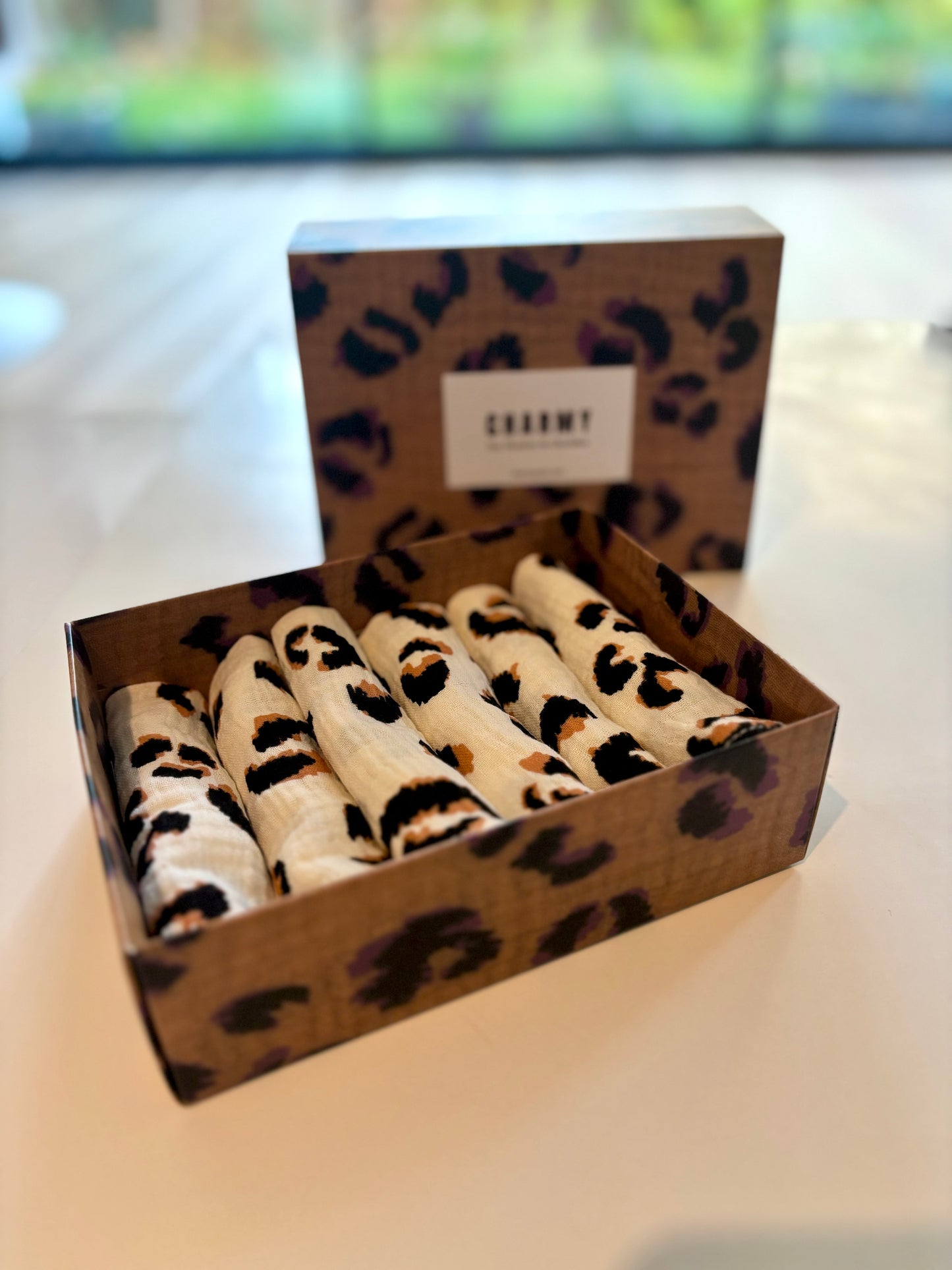 Set of 6 Beige leopard motif napkins