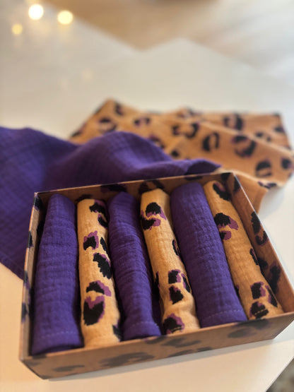 Coffret de 6 serviettes de table en double gaze de coton modèle Petite Léopard Violet fabriquées en France