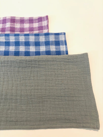 Coffret de 6 serviettes Cocktail - Gaze de coton unie vert de gris, vichy violet et azur - 23x23cm