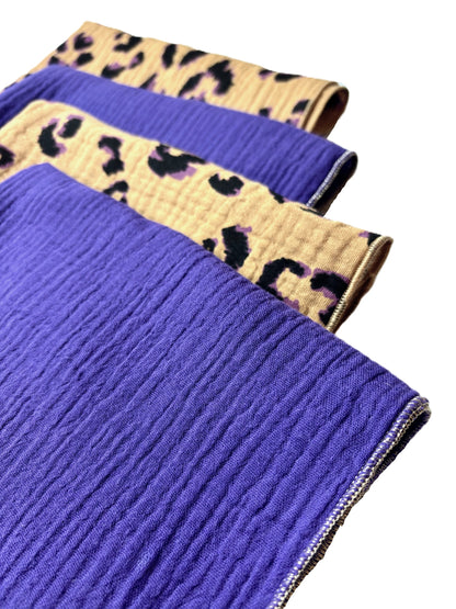 Coffret 4 Serviettes de Table – Gaze de Coton – Leopard Fauve et Violet – 40x40 cm
