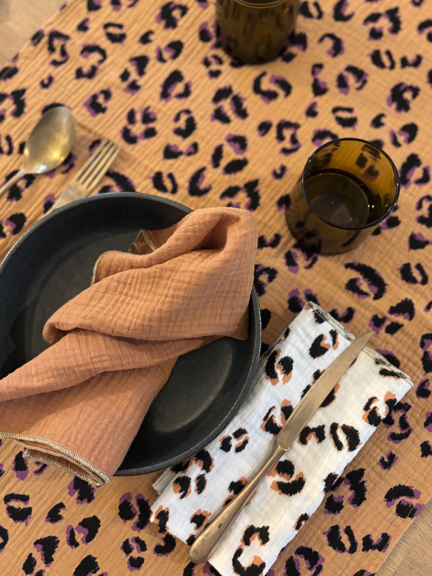 Chemin de table Léopard Fauve – Gaze de coton – 50x150cm