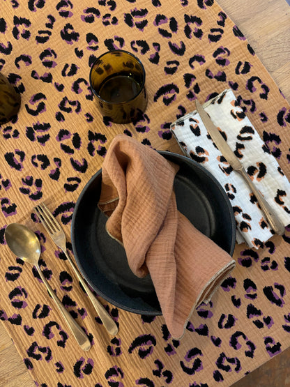 Chemin de table Léopard Fauve – Gaze de coton – 50x150cm
