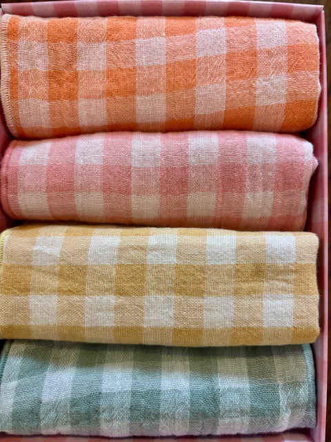 Coffret de 4 Serviettes de Table en Double Gaze de Coton – Vichy blé, barbapapa, clémentine et vert de gris– 40x40cm