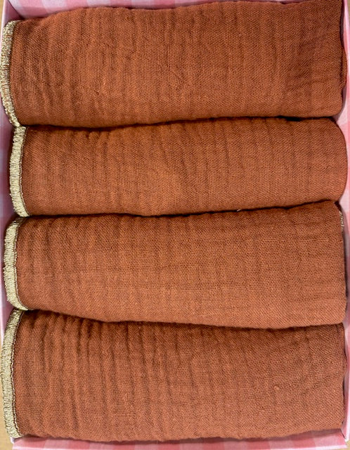 Coffret 4 Serviettes de Table – Double Gaze de Coton – Brun Toffee – 40x40 cm