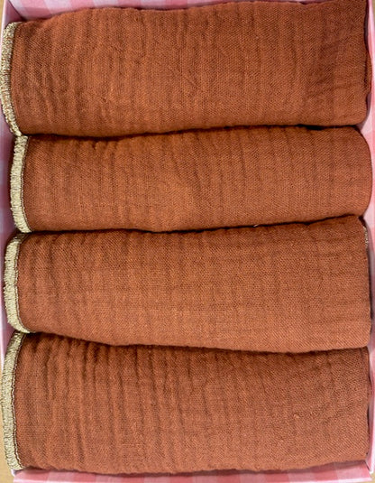 Coffret 4 Serviettes de Table – Double Gaze de Coton – Brun Toffee – 40x40 cm