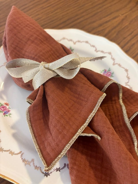 Coffret 4 Serviettes de Table – Double Gaze de Coton – Brun Toffee – 40x40 cm