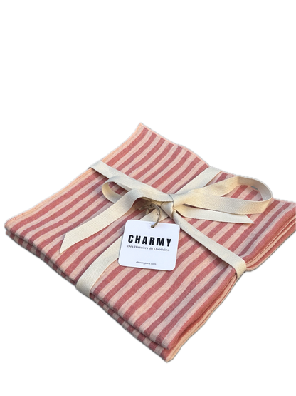 Détail du tissu rayé skin et paprika en double gaze de coton